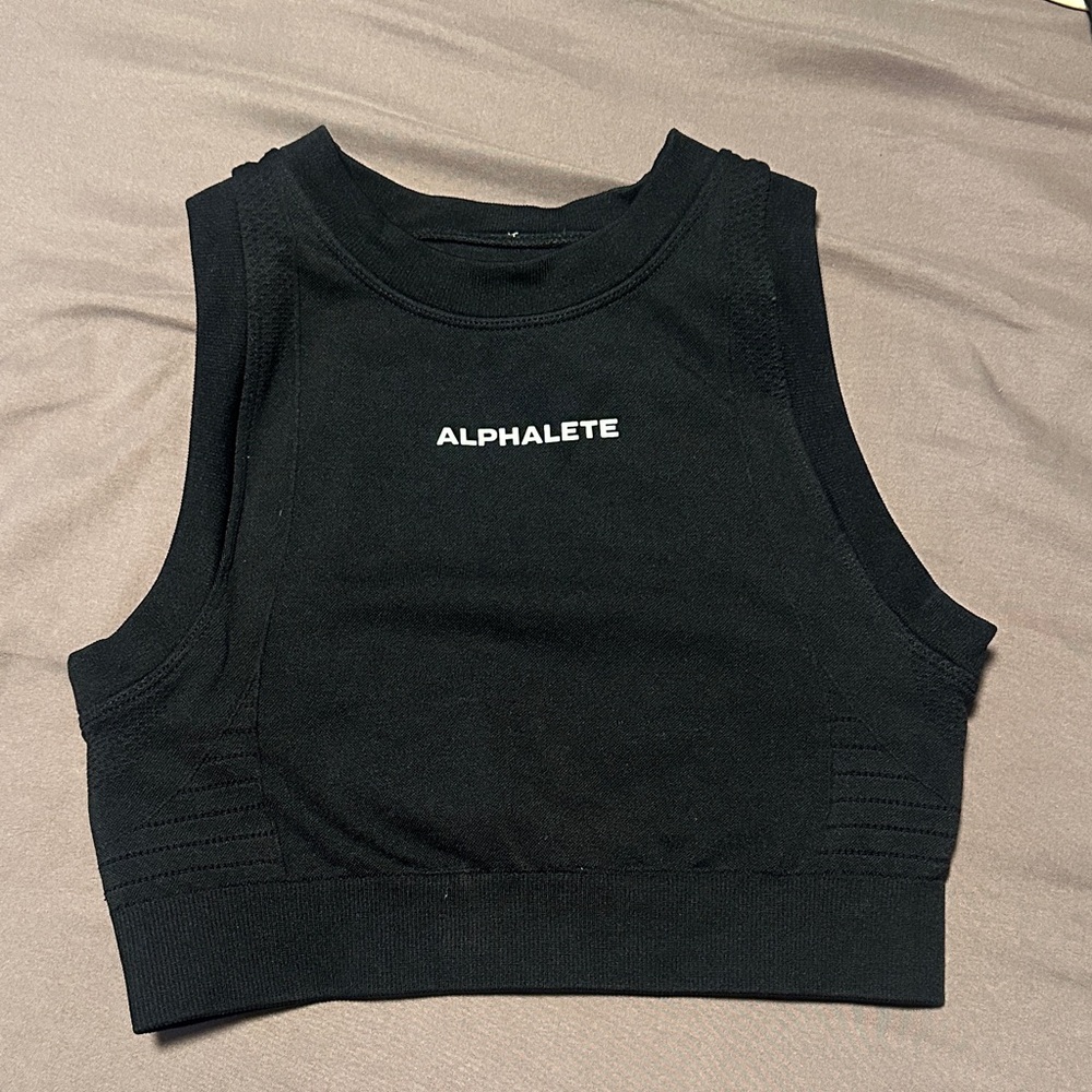 Alphalete Women's Sleek Black Crop Top